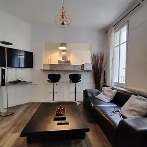 And Cozy 1b In The Heart Of Appartement Paris